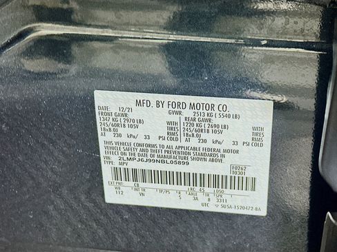 Used 2022 Lincoln Nautilus FWD w/ Premium Package image 12