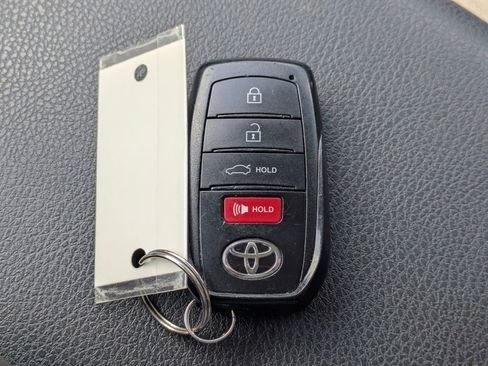 Used 2025 Toyota Camry LE FWD image 31