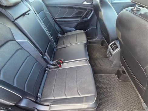 Used 2022 Volkswagen Tiguan SEL R-Line AWD/4WD image 19