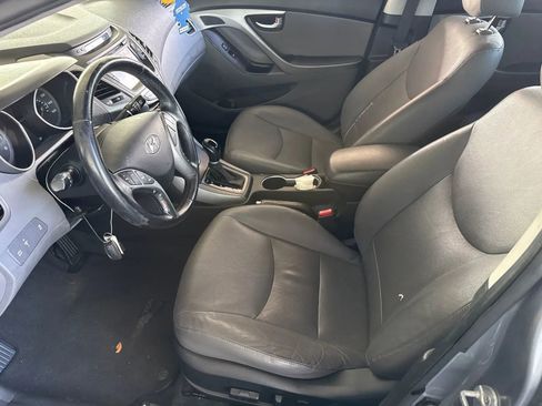 Used 2014 Hyundai Elantra Limited w/ Option Group 03 FWD image 5