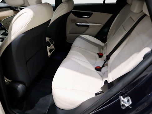 Used 2023 Mercedes-Benz GLC 300 4MATIC image 19