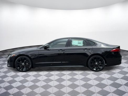 Used 2024 Jaguar XF R-Dynamic SE AWD/4WD image 2