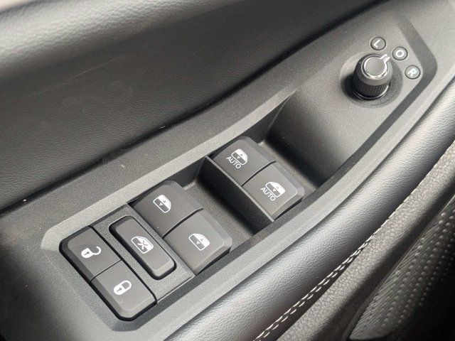 New 2027 Jeep Grand Cherokee Altitude AWD/4WD image 24