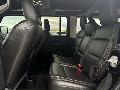 Used 2021 Jeep Wrangler Unlimited Sahara image 24