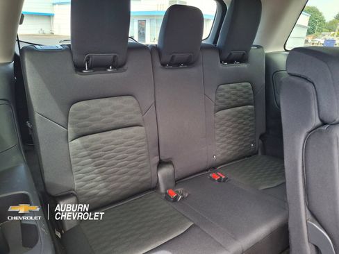 Used 2024 Nissan Pathfinder SV AWD/4WD image 18