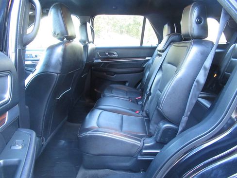 Used 2018 Ford Explorer Limited w/ Equipment Group 301A image 17