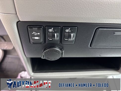 Used 2016 Toyota Sienna L image 29