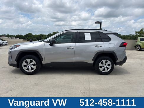 Used 2020 Toyota RAV4 LE FWD image 4