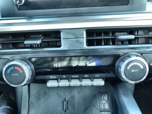 Used 2025 Toyota Tacoma TRD Off-Road image 18