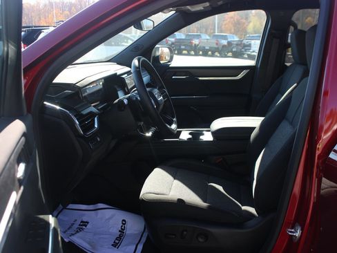 New 2025 GMC Acadia Elevation image 13