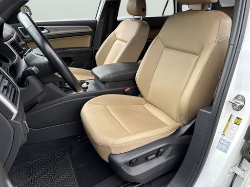 Used 2020 Volkswagen Atlas Cross Sport SE w/ Panoramic Sunroof Package image 20