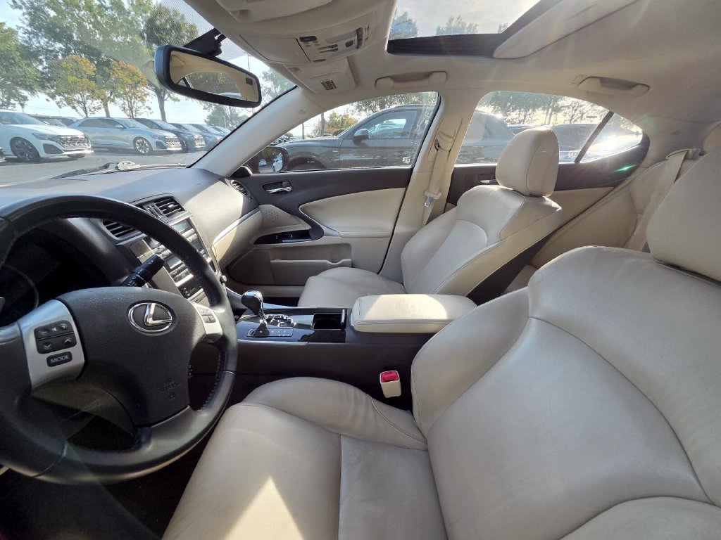 Used 2013 Lexus IS 250 RWD image 9