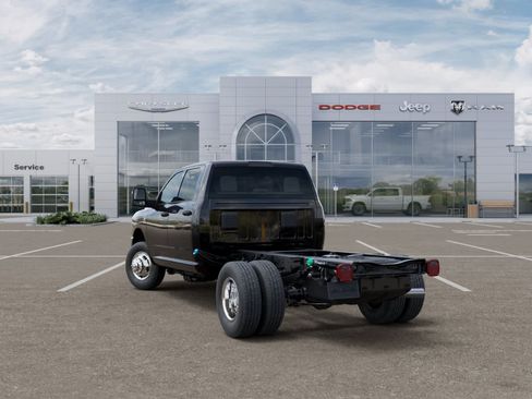 New 2026 RAM 3500 Tradesman w/ Chrome Appearance Group A AWD/4WD image 3