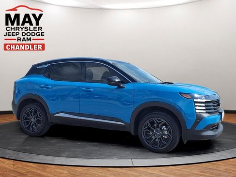 Used 2025 Nissan Kicks SR FWD image 21