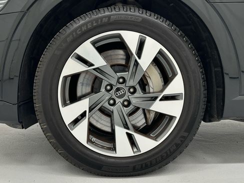 Used 2023 Audi e-tron Premium AWD/4WD image 9