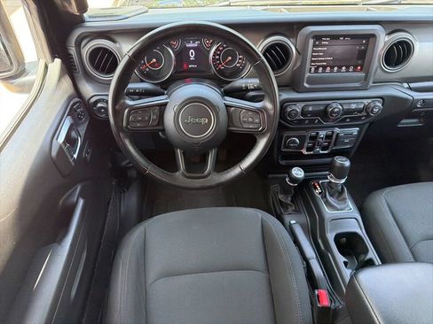 Used 2022 Jeep Wrangler Unlimited Sport AWD/4WD image 5
