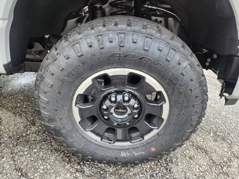 New 2026 Ford F350 Platinum w/ Tremor Off-Road Package AWD/4WD image 22