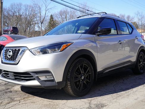 Used 2020 Nissan Kicks SR w/ SR Premium Package image 13