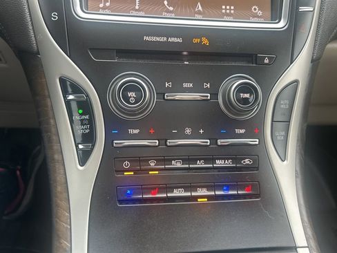 Used 2019 Lincoln Nautilus Reserve image 27