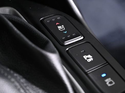Used 2018 Hyundai Santa Fe Limited FWD image 23