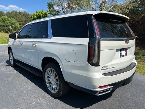 Used 2024 Cadillac Escalade ESV Premium Luxury AWD/4WD image 23