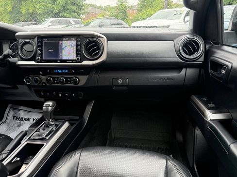Used 2020 Toyota Tacoma Limited AWD/4WD image 22