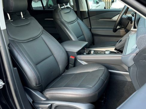 Used 2025 Ford Explorer Active image 13