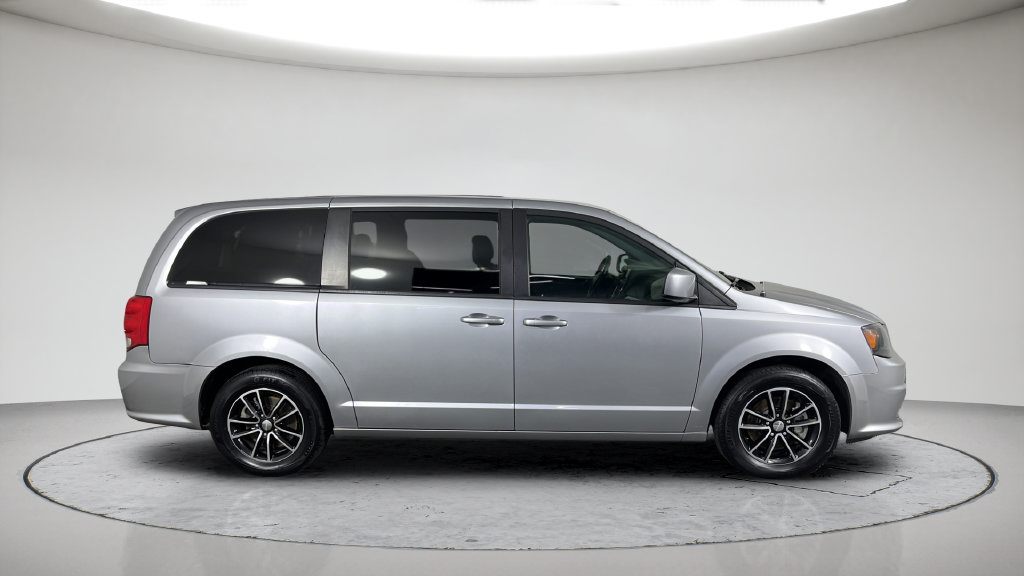 Used 2018 Dodge Grand Caravan SE FWD image 6