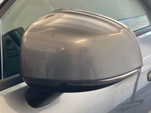 Used 2019 Volvo XC40 T5 Momentum AWD/4WD image 16