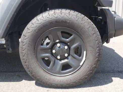 Used 2025 Jeep Wrangler Sport AWD/4WD image 10