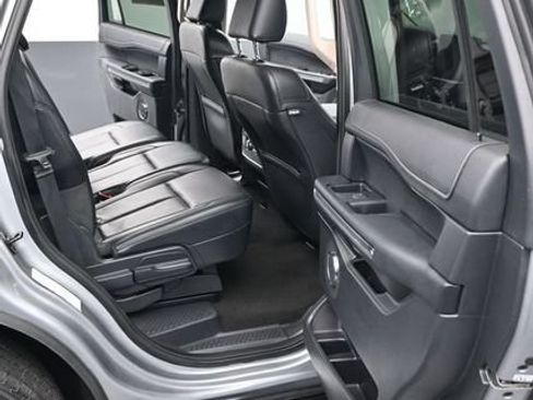 Used 2024 Ford Expedition XLT AWD/4WD image 13