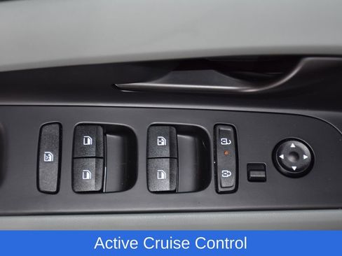 New 2025 Hyundai Elantra Limited image 22