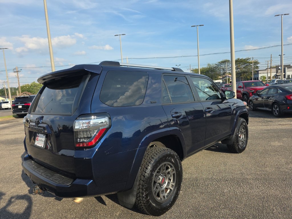 Used 2019 Toyota 4Runner SR5 AWD/4WD image 4
