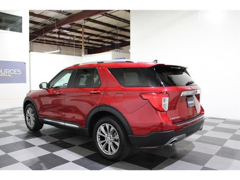 Used 2022 Ford Explorer Limited w/ Equipment Group 301A image 6