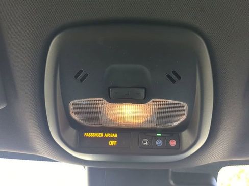 Used 2025 Chevrolet Trax RS w/ Driver Confidence Package image 21