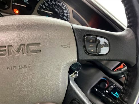 Used 2003 GMC Yukon XL Denali image 22