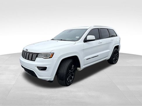 Used 2022 Jeep Grand Cherokee Laredo X AWD/4WD image 7