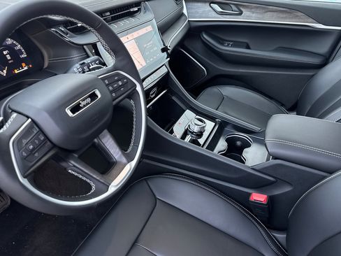 New 2026 Jeep Grand Cherokee Limited image 9