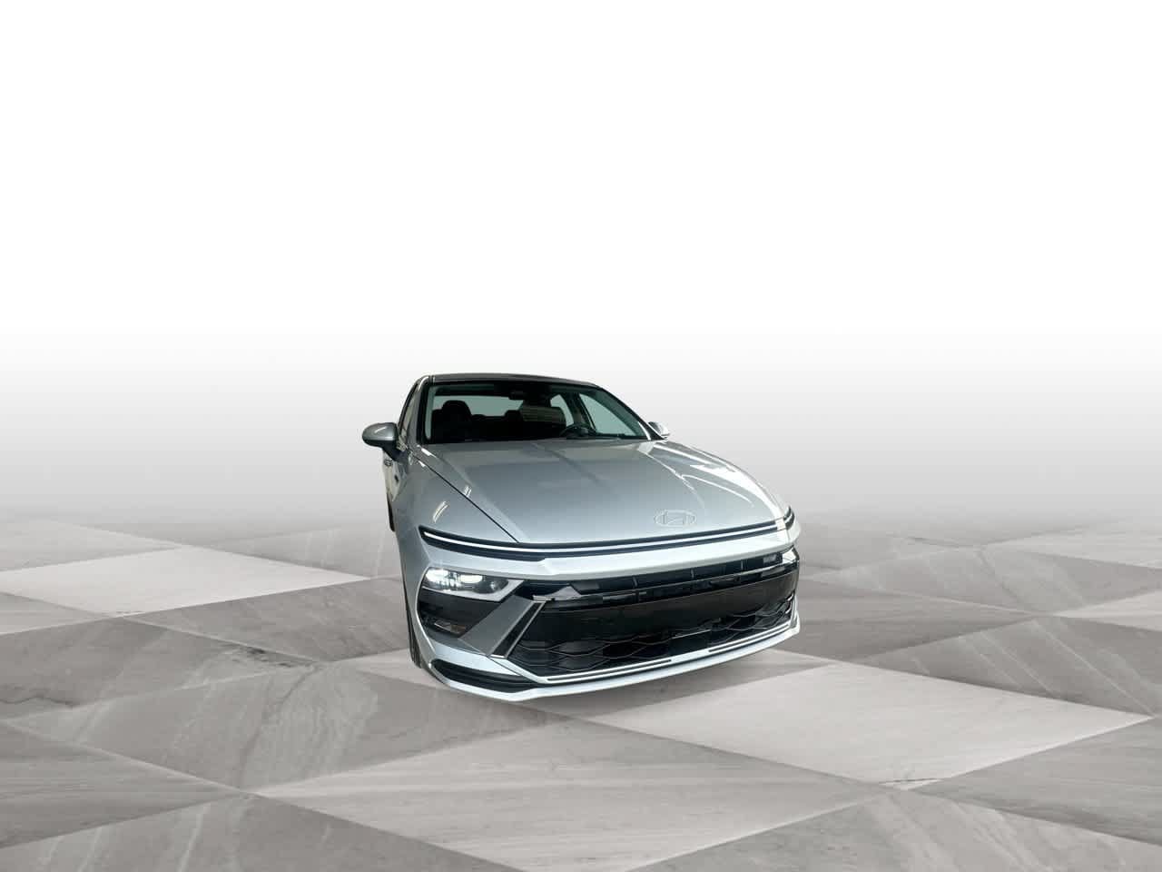 Used 2026 Hyundai Sonata SE FWD image 2