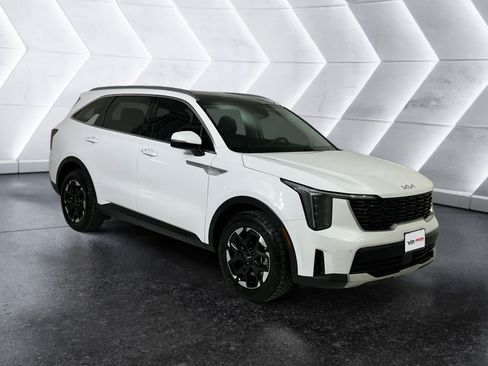 Used 2025 Kia Sorento S w/ Panoramic Sunroof Package FWD image 1