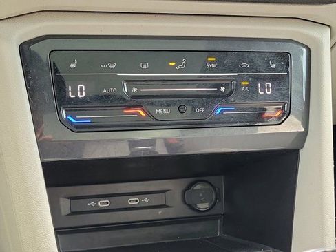 Certified 2023 Volkswagen Tiguan SE w/ Panoramic Sunroof Package FWD image 26