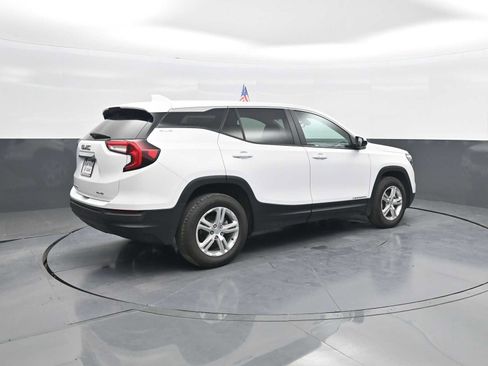 Used 2024 GMC Terrain SLE AWD/4WD image 8