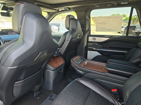 New 2026 Lincoln Navigator Black Label AWD/4WD image 13