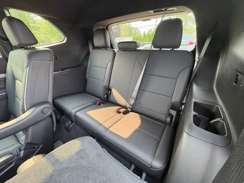 Used 2026 Buick Enclave Preferred w/ Power Package AWD/4WD image 26