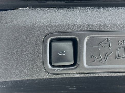 Used 2019 Ford Expedition XLT w/ Equipment Group 202A image 32