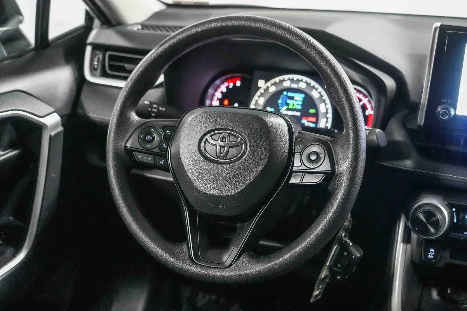 Certified 2025 Toyota RAV4 LE FWD image 16