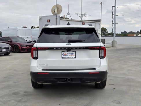 New 2025 Ford Explorer Active image 5