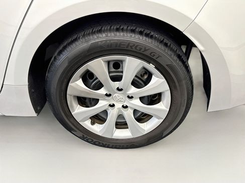 Used 2024 Toyota Corolla LE FWD image 11
