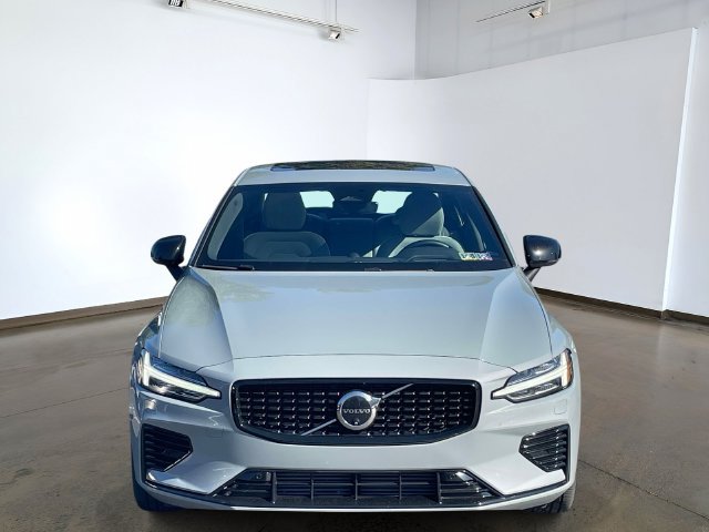 Used 2024 Volvo S60 T8 Ultimate AWD/4WD image 2