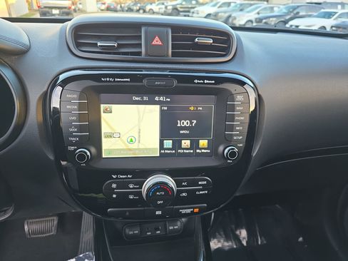 Used 2015 Kia Soul ! w/ Sun & Sound Package image 20